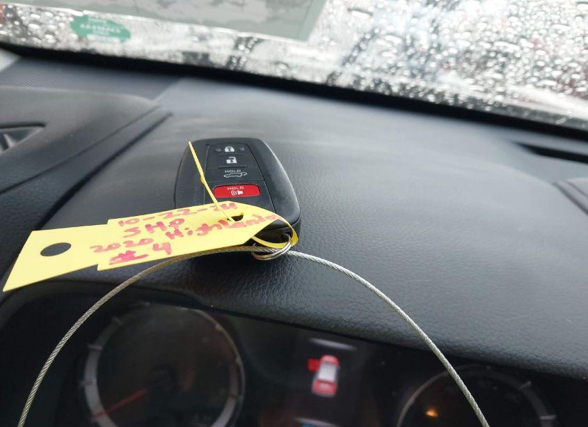 Photo 11 of 2020 Toyota Highlander LE (VIN 5TDBZRBH5LS512781)