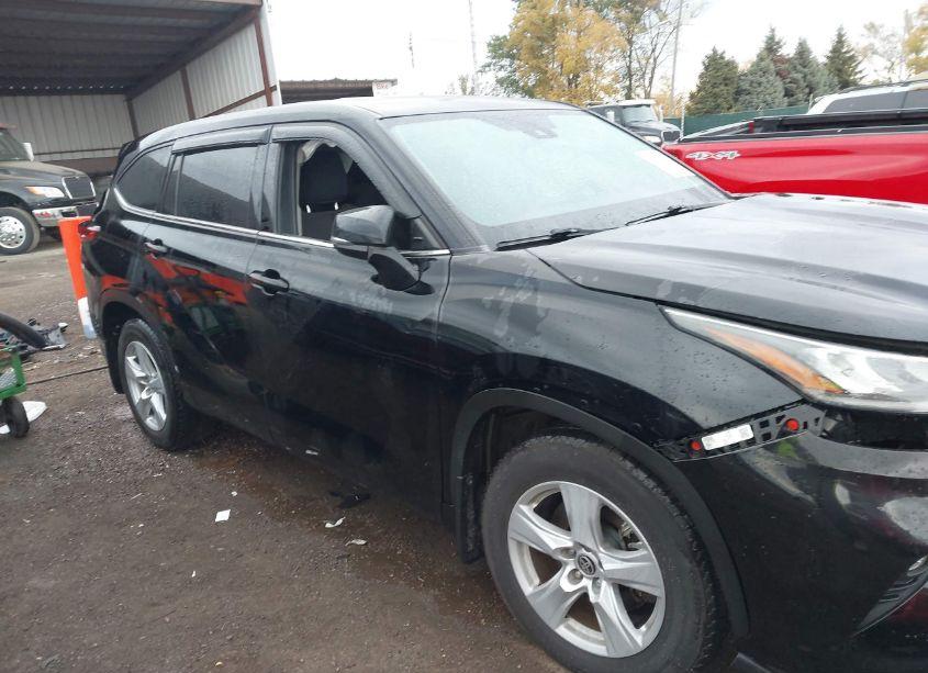 Photo 13 of 2020 Toyota Highlander LE (VIN 5TDBZRBH5LS512781)