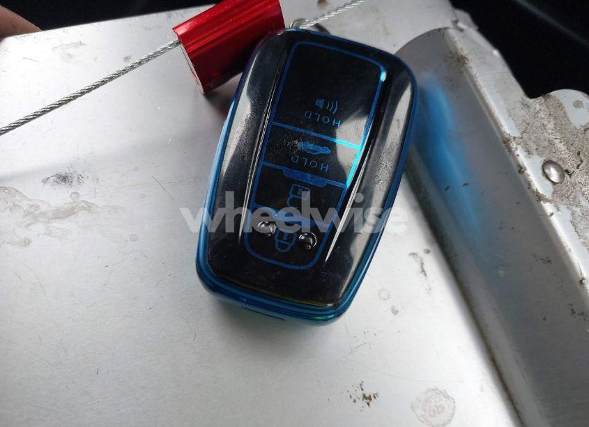 Photo 11 of 2021 Toyota Highlander LE (VIN 5TDBZRBH5MS543644)