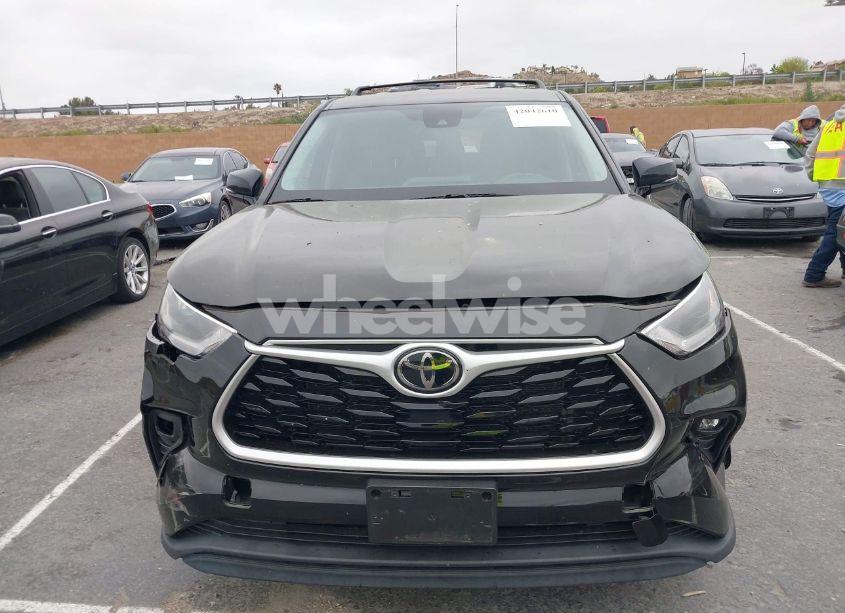 Photo 12 of 2021 Toyota Highlander LE (VIN 5TDBZRBH5MS543644)