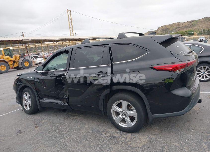 Photo 14 of 2021 Toyota Highlander LE (VIN 5TDBZRBH5MS543644)