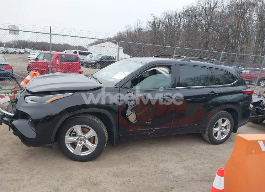 Photo 14 of 2021 Toyota Highlander LE (VIN 5TDBZRBH5MS553042)