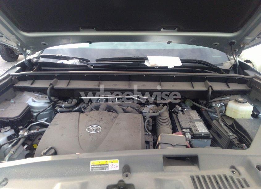 Photo 10 of 2020 Toyota Highlander LE (VIN 5TDBZRBH6LS048853)