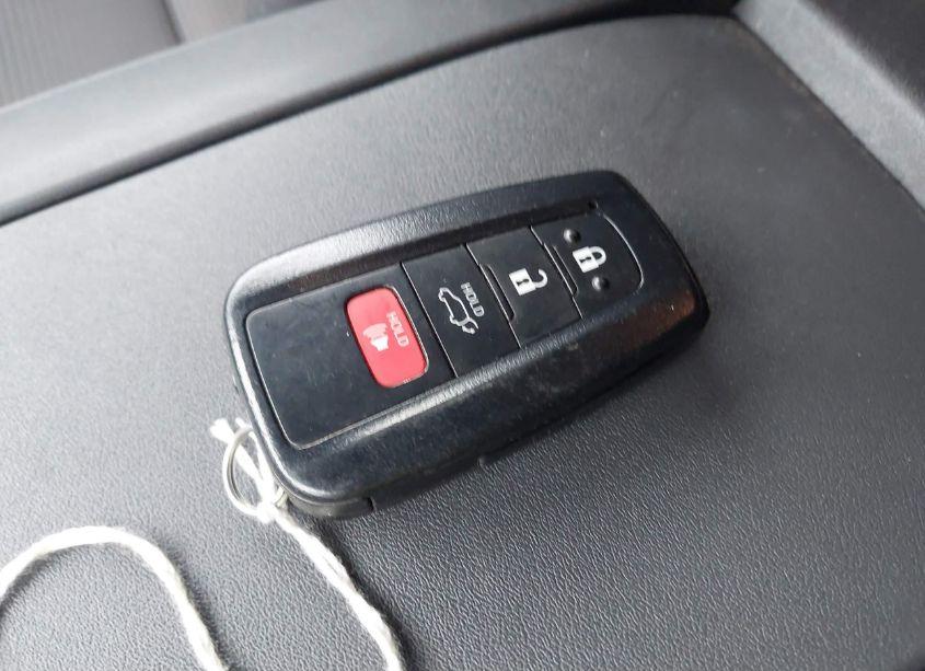 Photo 10 of 2021 Toyota Highlander LE (VIN 5TDBZRBH7MS075982)