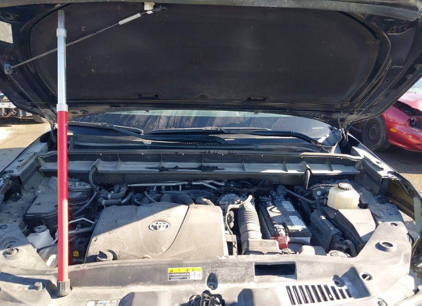 Photo 10 of 2021 Toyota Highlander LE (VIN 5TDBZRBH7MS152365)