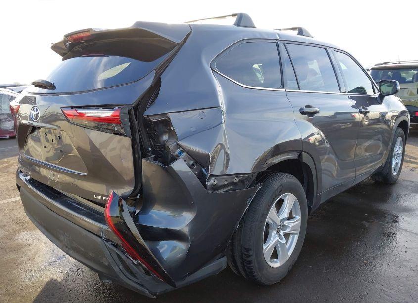 Photo 6 of 2021 Toyota Highlander LE (VIN 5TDBZRBH9MS535563)