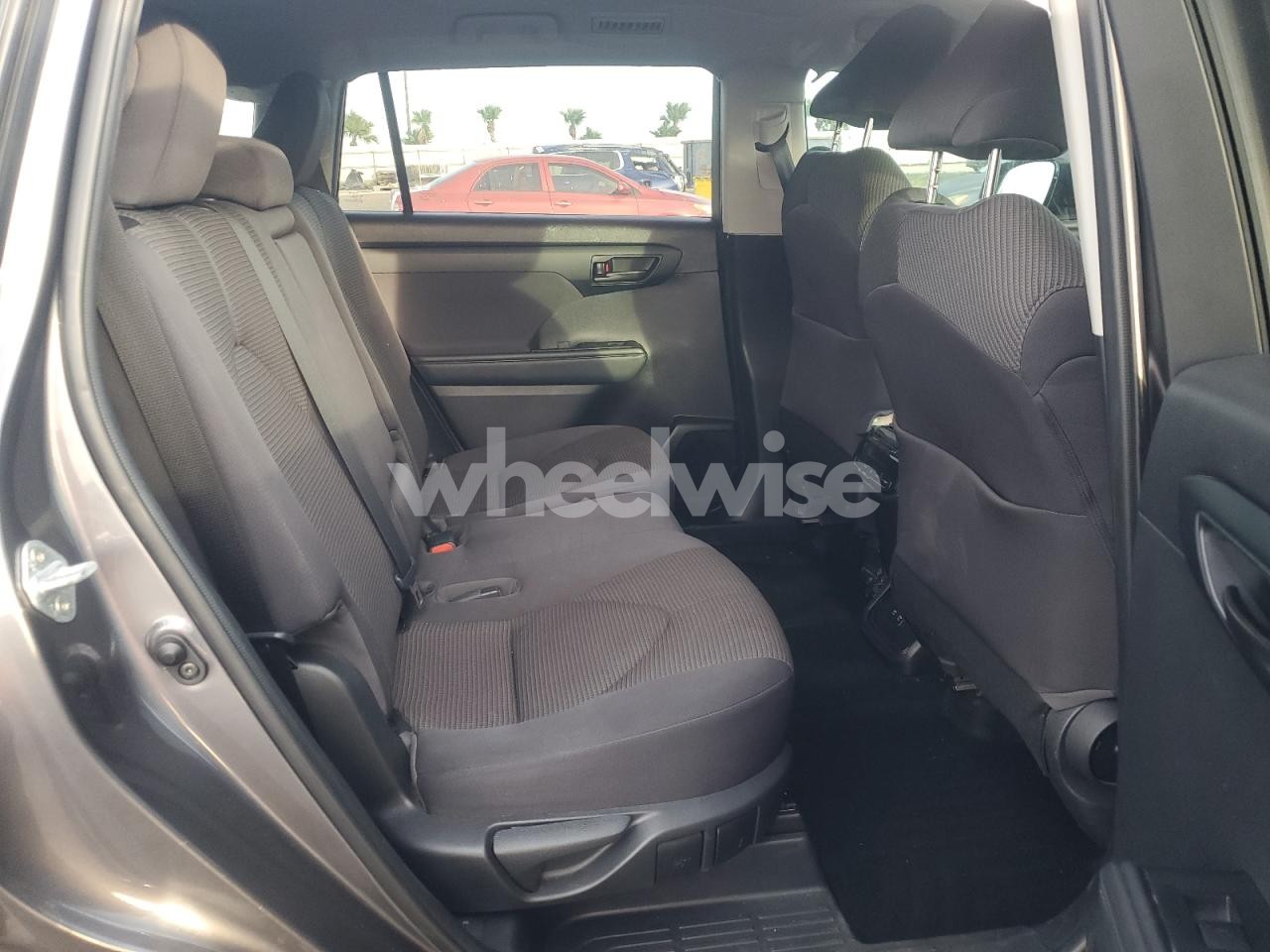 Photo 11 of 2021 TOYOTA HIGHLANDER L (VIN 5TDBZRBH9MS547888)