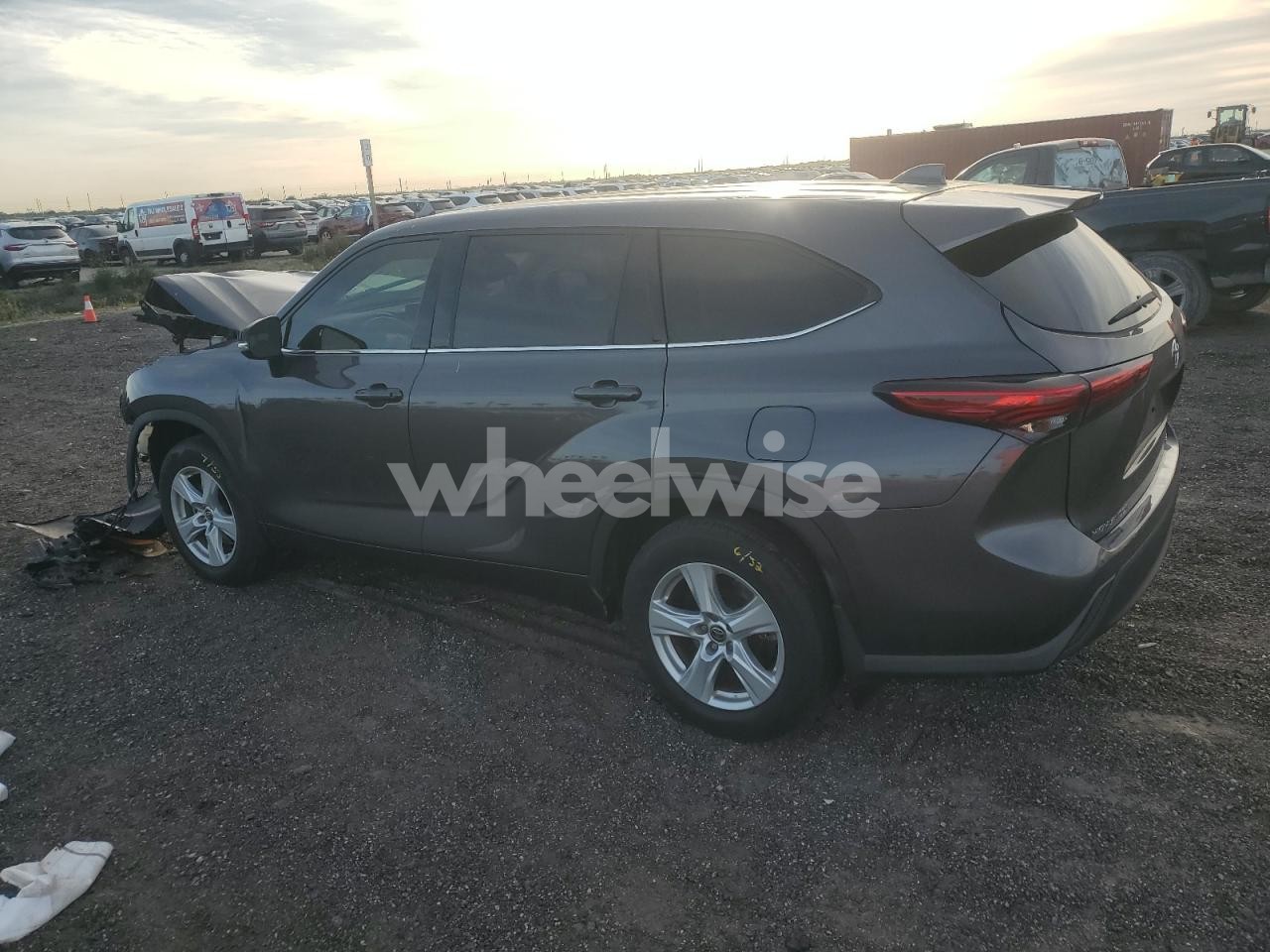 Photo 2 of 2021 TOYOTA HIGHLANDER L (VIN 5TDBZRBH9MS547888)