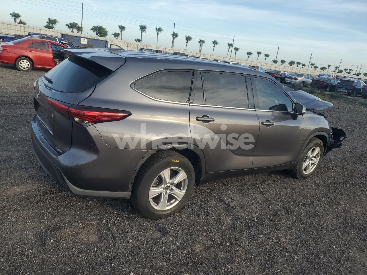 Photo 3 of 2021 TOYOTA HIGHLANDER L (VIN 5TDBZRBH9MS547888)
