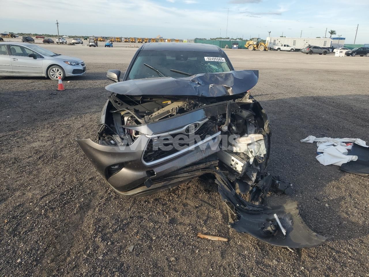 Photo 5 of 2021 TOYOTA HIGHLANDER L (VIN 5TDBZRBH9MS547888)