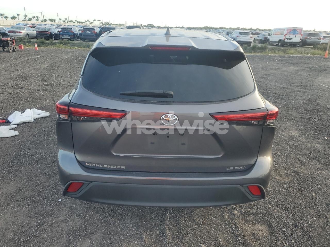 Photo 6 of 2021 TOYOTA HIGHLANDER L (VIN 5TDBZRBH9MS547888)