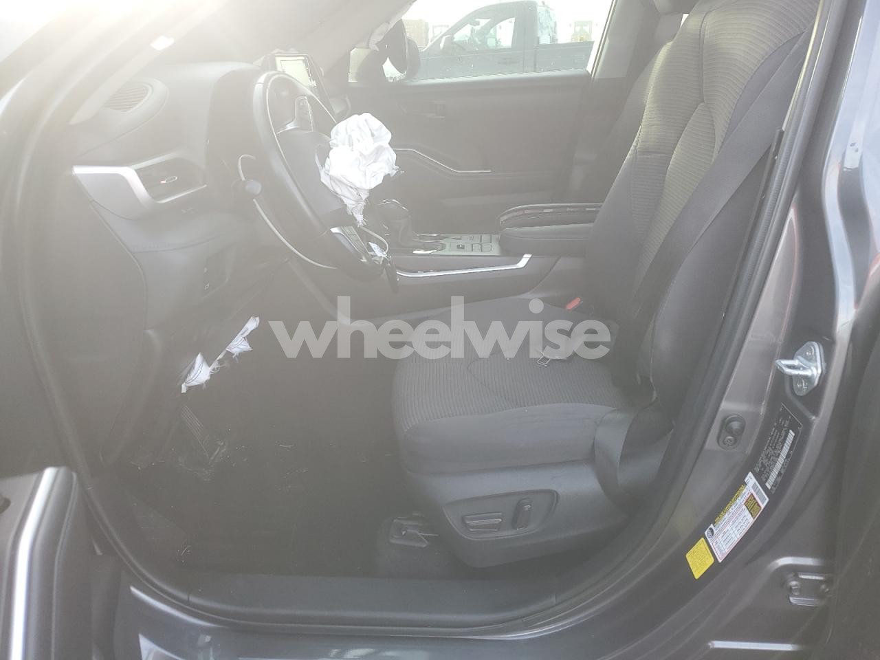 Photo 7 of 2021 TOYOTA HIGHLANDER L (VIN 5TDBZRBH9MS547888)