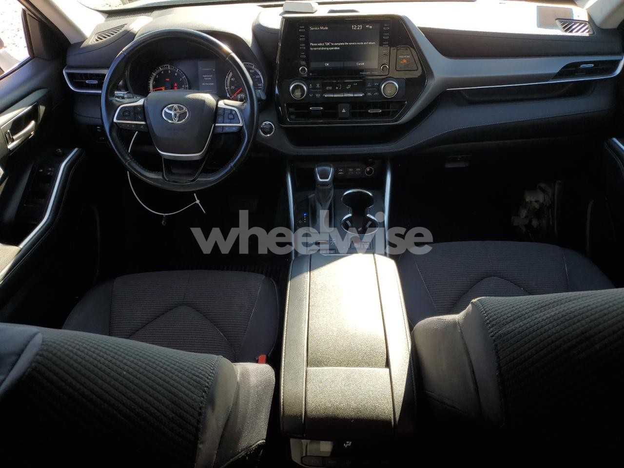 Photo 8 of 2022 TOYOTA HIGHLANDER L (VIN 5TDBZRBH9NS164972)