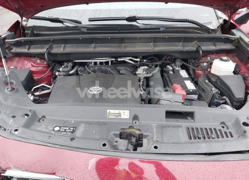 Photo 10 of 2021 Toyota Highlander LE (VIN 5TDBZRBHXMS537905)