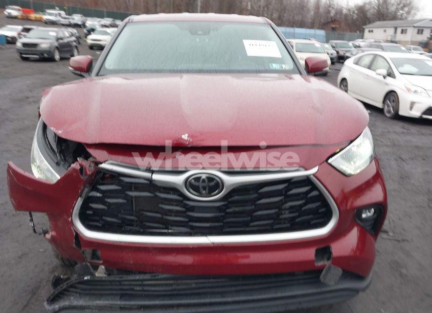 Photo 12 of 2021 Toyota Highlander LE (VIN 5TDBZRBHXMS537905)