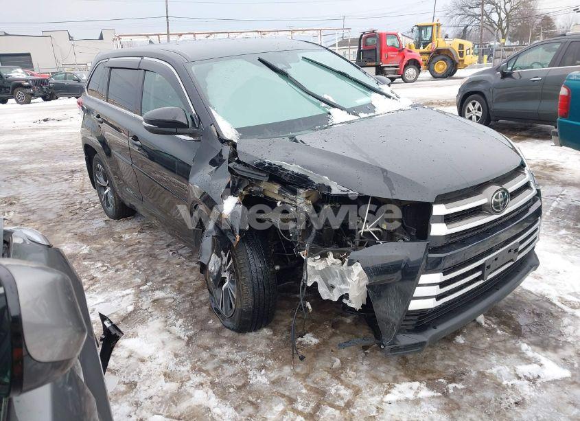 2017 Toyota Highlander LE PLUS (VIN 5TDBZRFH0HS414307) main photo