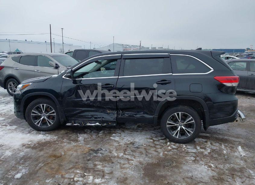 Photo 14 of 2017 Toyota Highlander LE PLUS (VIN 5TDBZRFH0HS414307)