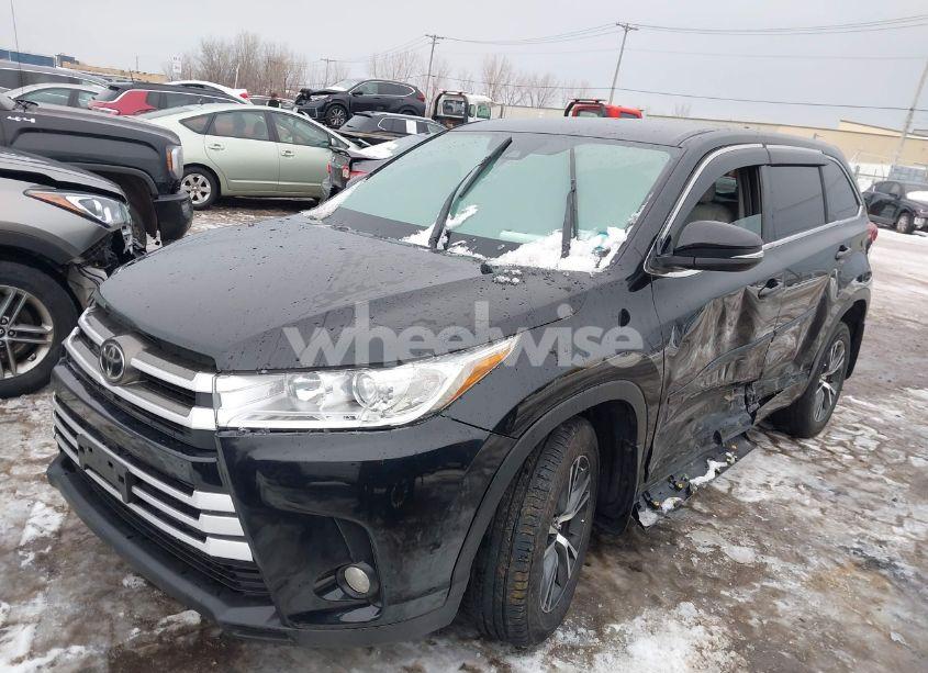 Photo 2 of 2017 Toyota Highlander LE PLUS (VIN 5TDBZRFH0HS414307)