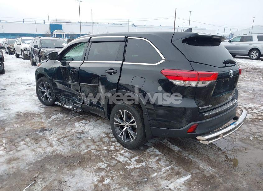 Photo 3 of 2017 Toyota Highlander LE PLUS (VIN 5TDBZRFH0HS414307)