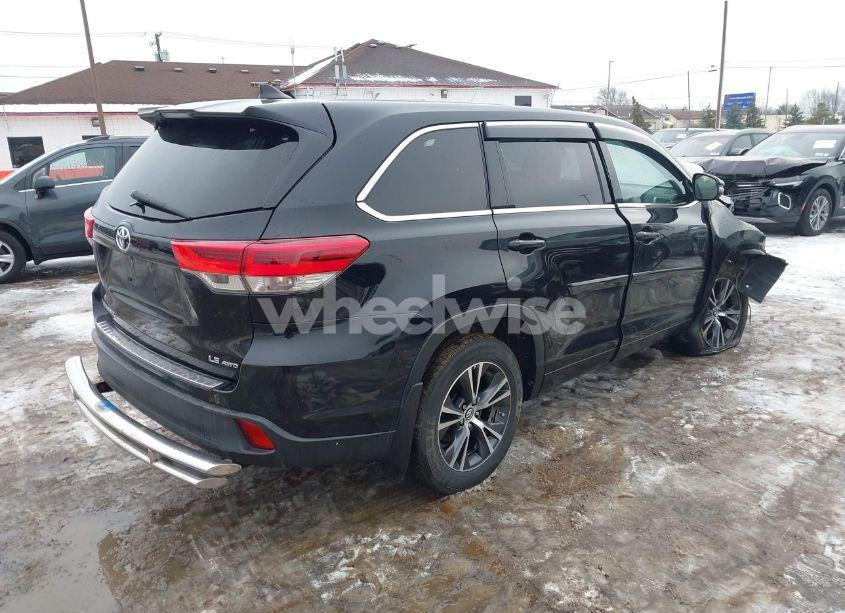 Photo 4 of 2017 Toyota Highlander LE PLUS (VIN 5TDBZRFH0HS414307)