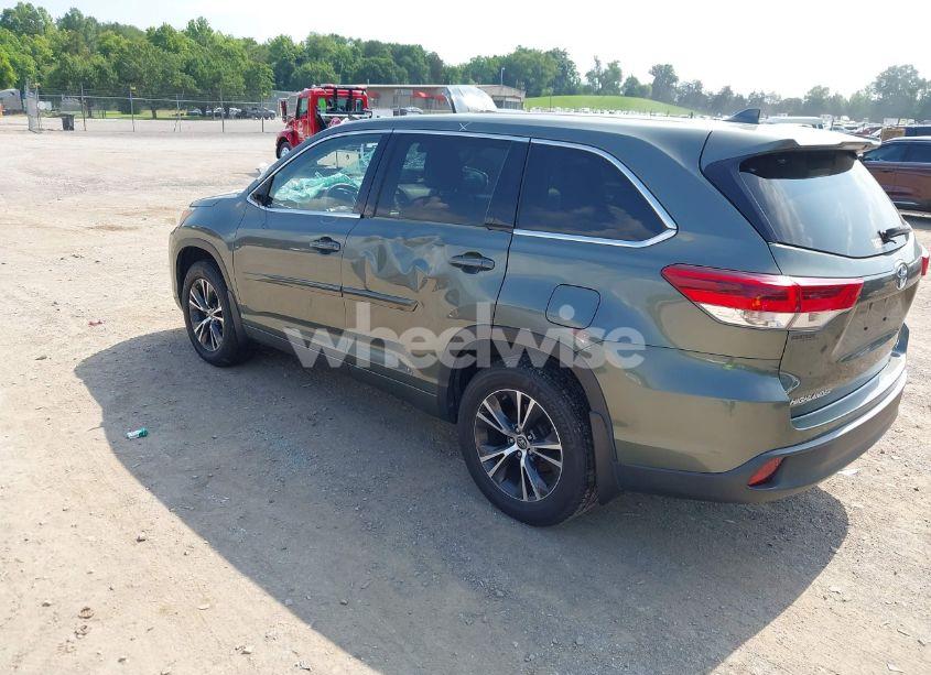 Photo 3 of 2017 Toyota Highlander LE PLUS (VIN 5TDBZRFH0HS442172)
