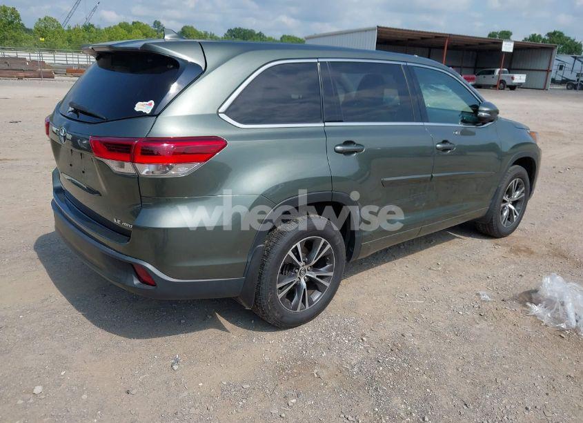 Photo 4 of 2017 Toyota Highlander LE PLUS (VIN 5TDBZRFH0HS442172)