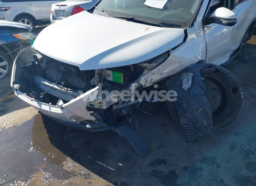 Photo 6 of 2017 Toyota Highlander LE (VIN 5TDBZRFH0HS481280)