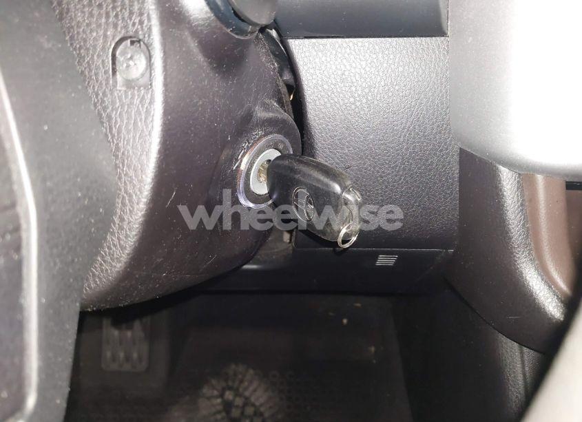 Photo 11 of 2019 Toyota Highlander LE (VIN 5TDBZRFH0KS989286)