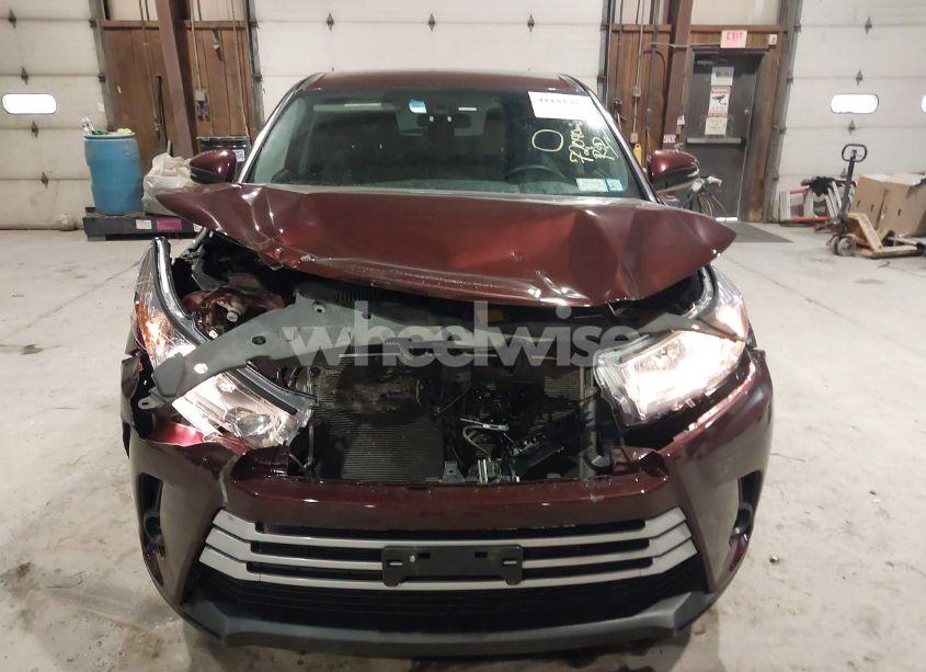Photo 12 of 2019 Toyota Highlander LE (VIN 5TDBZRFH0KS989286)