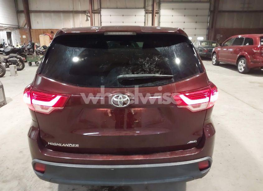 Photo 16 of 2019 Toyota Highlander LE (VIN 5TDBZRFH0KS989286)