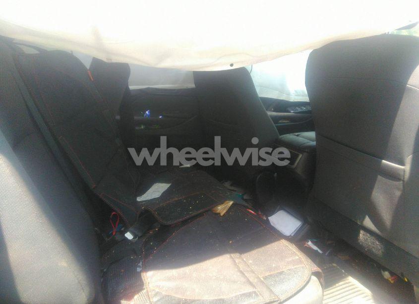 Photo 8 of 2017 Toyota Highlander LE (VIN 5TDBZRFH1HS410122)