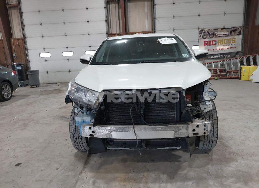 Photo 17 of 2017 Toyota Highlander LE (VIN 5TDBZRFH1HS448059)