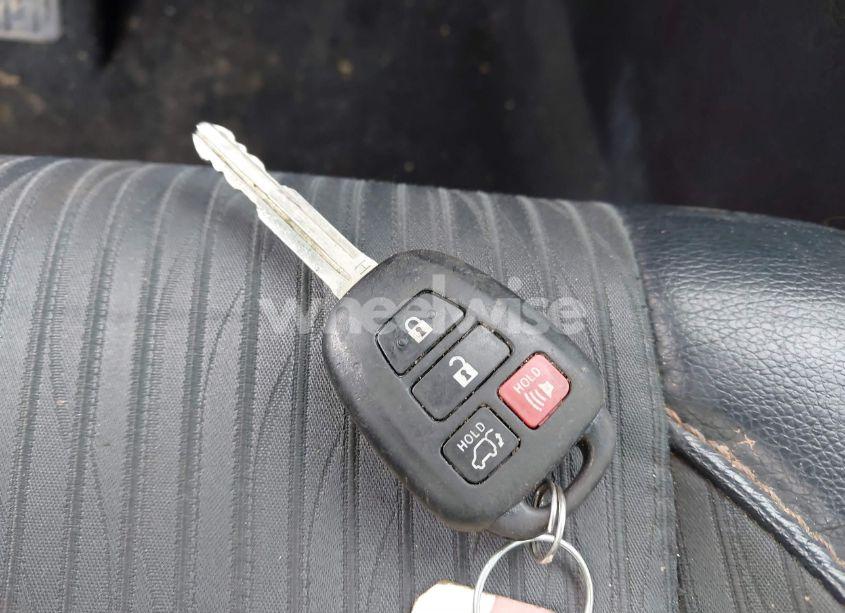 Photo 11 of 2018 Toyota Highlander LE PLUS (VIN 5TDBZRFH1JS909248)