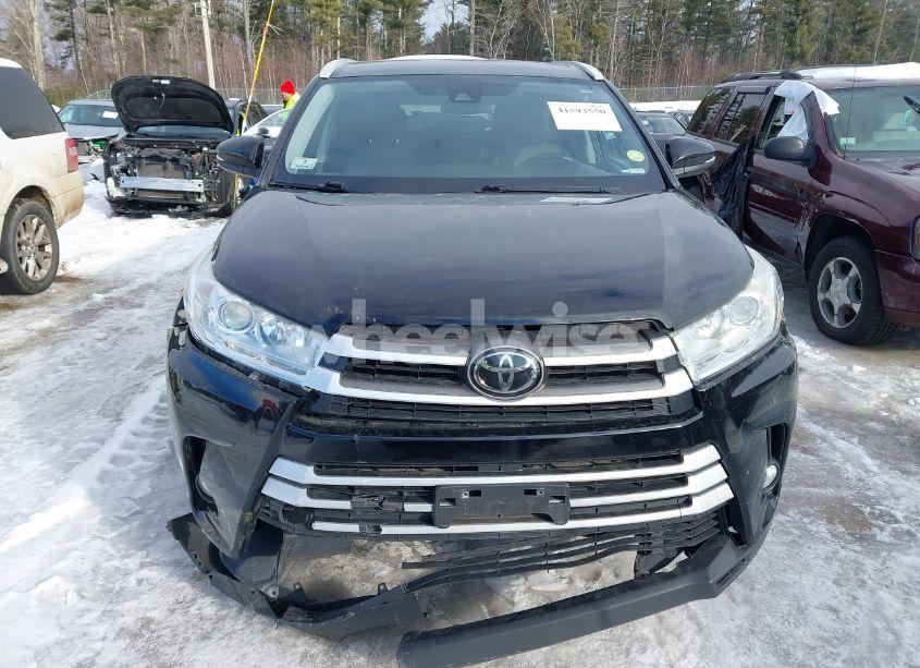 Photo 12 of 2018 Toyota Highlander LE PLUS (VIN 5TDBZRFH1JS909248)