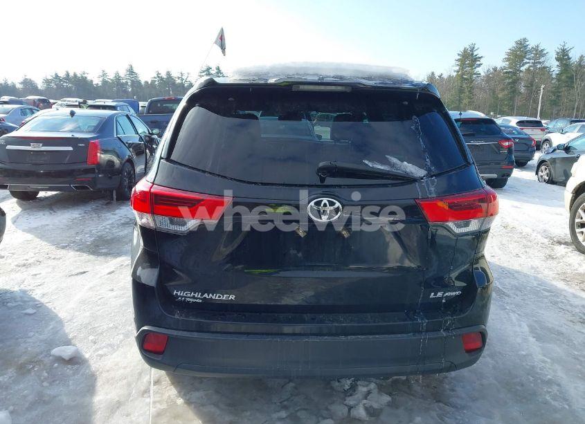 Photo 16 of 2018 Toyota Highlander LE PLUS (VIN 5TDBZRFH1JS909248)