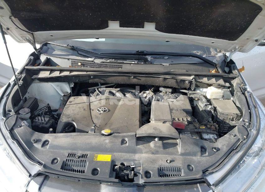 Photo 10 of 2017 Toyota Highlander LE PLUS (VIN 5TDBZRFH2HS409738)