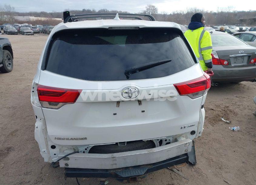 Photo 16 of 2017 Toyota Highlander LE PLUS (VIN 5TDBZRFH2HS409738)
