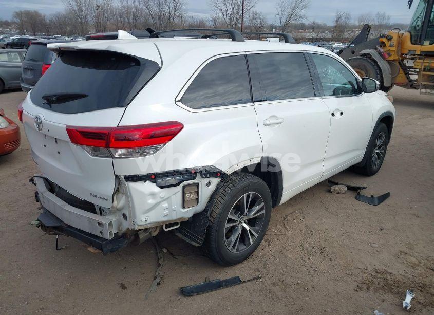 Photo 4 of 2017 Toyota Highlander LE PLUS (VIN 5TDBZRFH2HS409738)