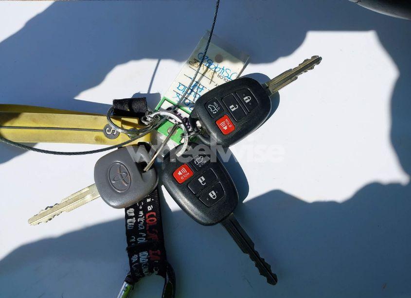 Photo 11 of 2018 Toyota Highlander LE PLUS (VIN 5TDBZRFH2JS499320)