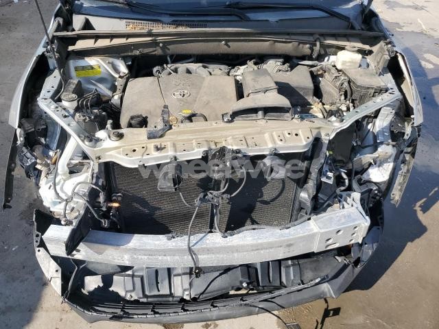 Photo 5 of 2017 TOYOTA HIGHLANDER LE N/A (VIN 5TDBZRFH3HS437869)