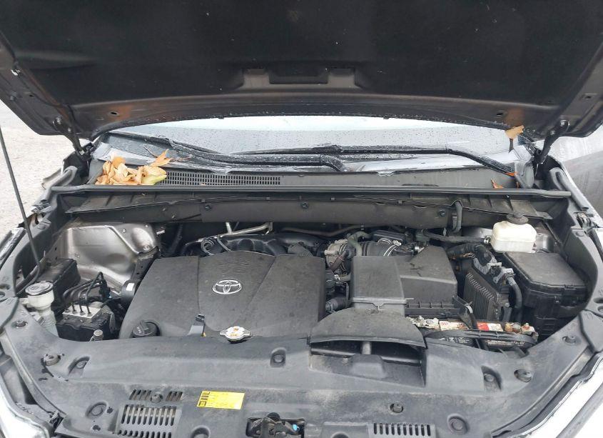 Photo 10 of 2017 Toyota Highlander LE (VIN 5TDBZRFH3HS465543)