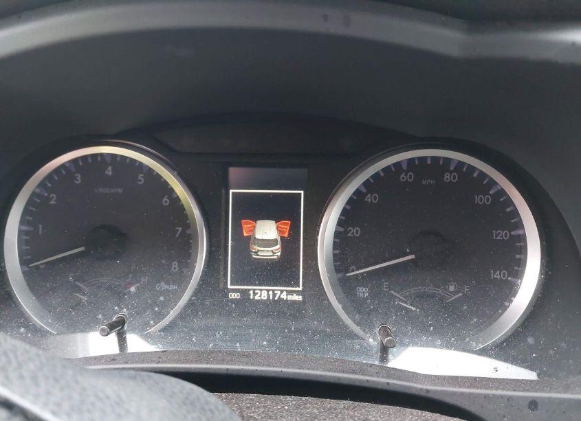 Photo 7 of 2017 Toyota Highlander LE (VIN 5TDBZRFH3HS465543)