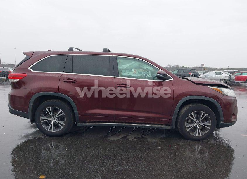 Photo 13 of 2017 Toyota Highlander LE PLUS (VIN 5TDBZRFH3HS481208)