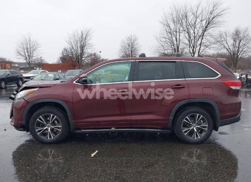 Photo 14 of 2017 Toyota Highlander LE PLUS (VIN 5TDBZRFH3HS481208)