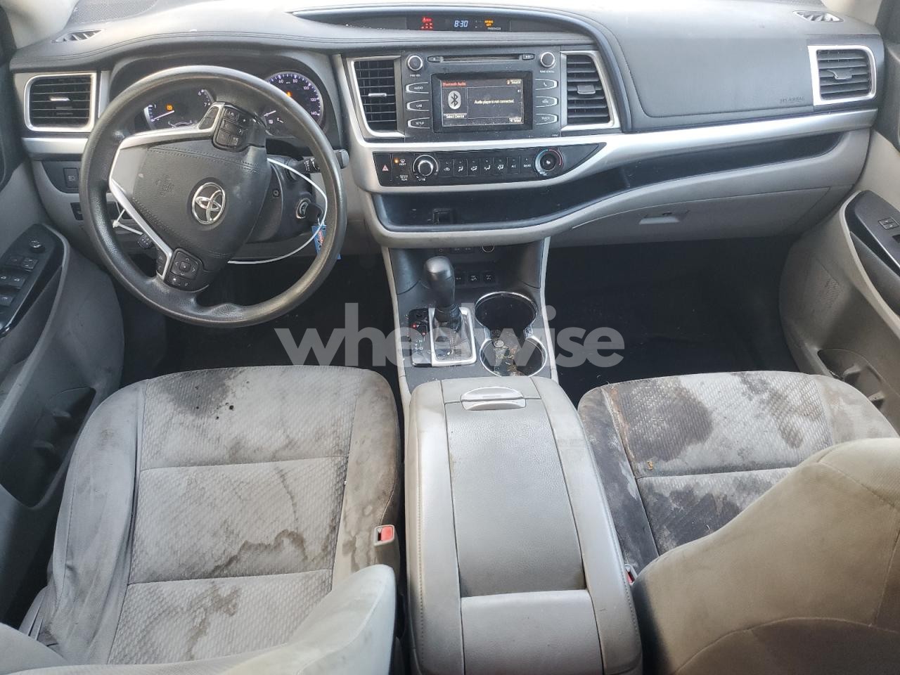 Photo 8 of 2018 TOYOTA HIGHLANDER LE (VIN 5TDBZRFH3JS832558)