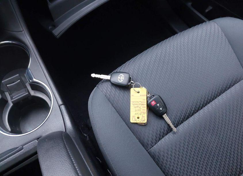 Photo 11 of 2019 Toyota Highlander LE (VIN 5TDBZRFH3KS922262)