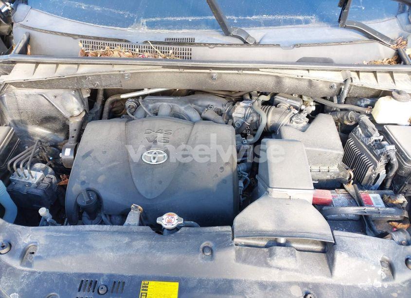 Photo 10 of 2017 Toyota Highlander LE (VIN 5TDBZRFH4HS468306)