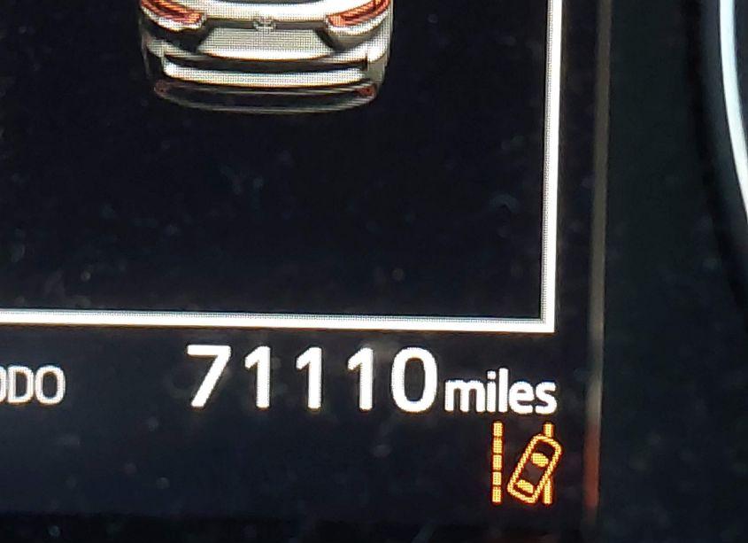 Photo 15 of 2018 Toyota Highlander LE (VIN 5TDBZRFH4JS835971)