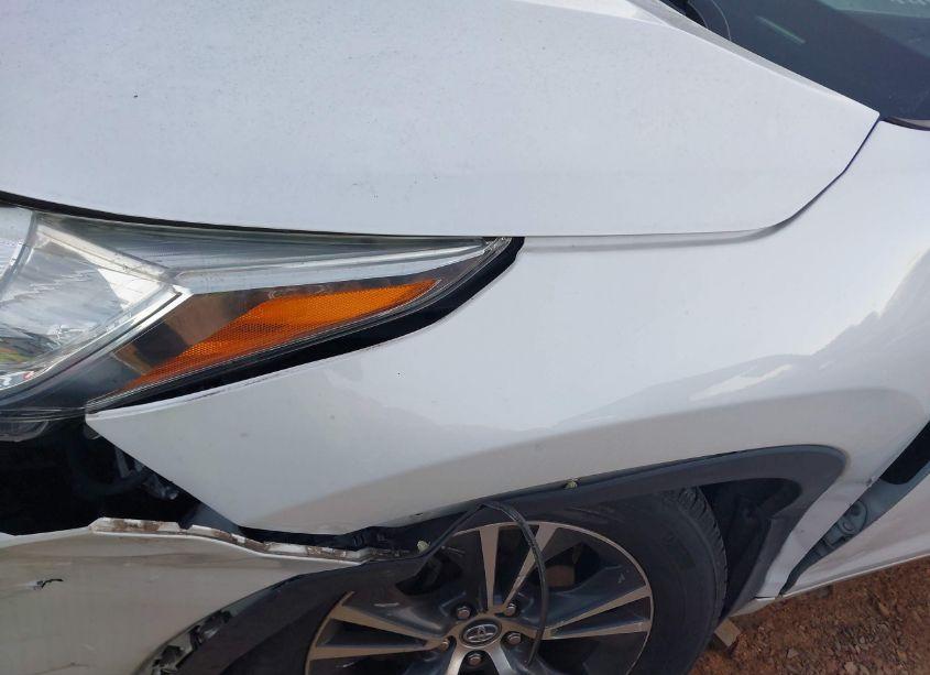 Photo 19 of 2018 Toyota Highlander LE (VIN 5TDBZRFH4JS835971)