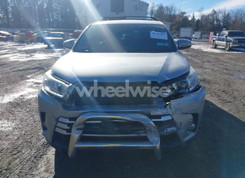 Photo 12 of 2018 Toyota Highlander LE PLUS (VIN 5TDBZRFH4JS884880)